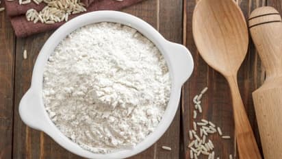 വീട്ടിലിരിക്കുമ്പോള് തയ്യാറാക്കാം അരിപ്പൊടി കൊണ്ട് ഹെല്ത്തി സ്നാക്ക്...