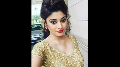 மீண்டும் ட்ரெண்ட் ஆவாரா? உச்சகட்ட புகழ்ச்சியில் இருந்த ஓவியாவின் புகைப்படங்கள்....