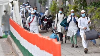 கர்நாடகத்தில் கூட்டமாக தொழுகைக்குச் சென்றவர்களை தடுத்த போலீசார் மீது கல்வீச்சு.!