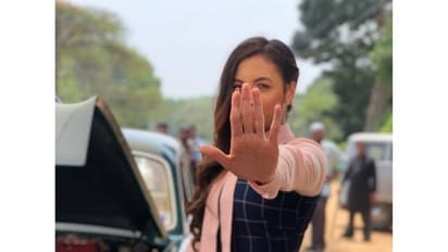 கோப்ரா படத்தில் விக்ரமுக்கு ஜோடிபோடும் 'ஷிரின் ஷெட்டியின்' கிக் ஏற்றும் கிளிக்ஸ்!