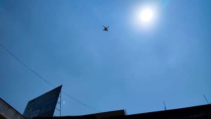 टिड्डियों से फसलों को बचाने के लिए पंजाब में हाई अलर्ट, ड्रोन से छिड़का जा सकता कीटनाशक