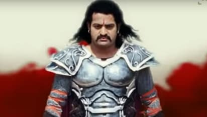 అభిమానులకు సైతం షాక్.. టాలీవుడ్ హీరోల వరస్ట్ లుక్స్