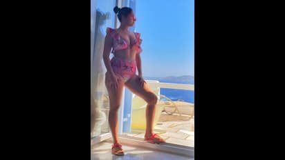 ఈ గాయని యమా హాట్ గురూ..!