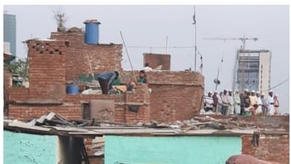 ലോക്ക്ഡൗണ് ലംഘിച്ച് നമസ്കാരം; 12 ഓളം പേര്ക്കെതിരെ കേസ്, ഒരാള് അറസ്റ്റില്