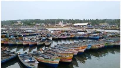 മത്സ്യബന്ധനമേഖല പ്രതിസന്ധിയിൽ, ട്രോളിങ്ങ് നിരോധനത്തിന് ഇളവ് വേണമെന്ന് ആവശ്യം