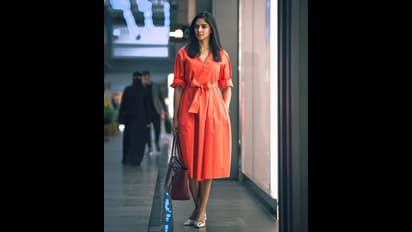 விதவிதமான மாடர்ன் உடையில் கலக்கல் போஸ் கொடுத்த காந்த கண் அழகி   நியலா!