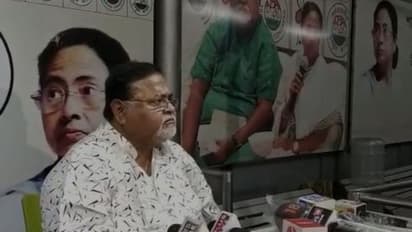 নির্ধারিত হল তিনটি সম্ভাব্য দিন, উচ্চমাধ্যমিক পরীক্ষার্থীদের উদ্বেগ দূর করতে সক্রিয় শিক্ষামন্ত্রী