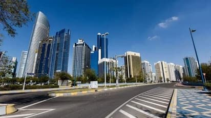 உலகம் இதுவரை கண்டிராத லாக்டவுன்கள்... கொரோனாவால் உலகில் 88 நாடுகளில் முழு ஊரடங்கு உத்தரவு!