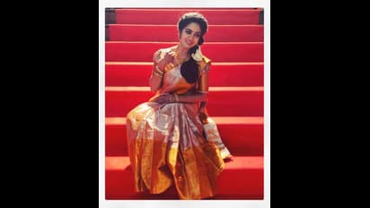 டாப் ஹீரோயின்களை வாயடைக்க வைக்கும் அழகு.... சீரியல் நடிகை பவானி ரெட்டியின் மார்டன் லுக் போட்டோஸ்...!