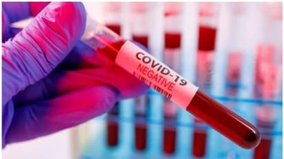 கொரோனாவிடம் இருந்து போராடி மீண்டு வந்த பிரபல தயாரிப்பாளர்... கொண்டாட்டத்தில் குடும்பத்தினர்...!