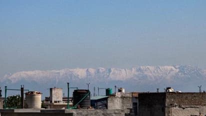 లాక్ డౌన్ ఎఫెక్ట్: 200 కిలోమీటర్ల దూరం నుండే హిమాలయాల సాక్షాత్కారం