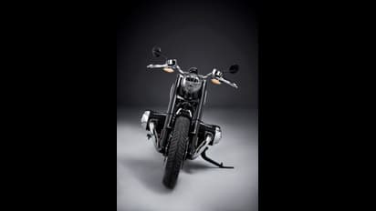 ടൂറിംഗ്-ഓറിയന്റഡ് R 18 ക്ലാസിക് ക്രൂയിസർ പുറത്തിറക്കി ബിഎംഡബ്ല്യു