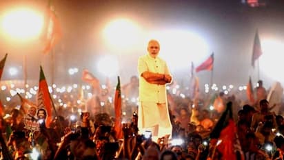 ஒற்றுமையால் கொரோனவை விரட்டுவோம்..! 9 மணிக்கு - 9 நிமிடம் விளக்கேற்ற சொன்ன பிரபல நடிகர்!