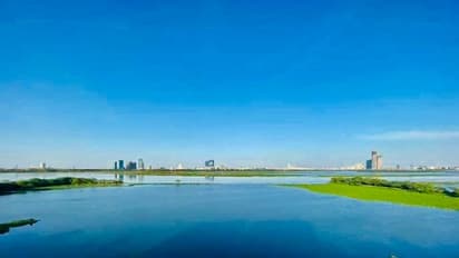 நதி நீரில் கலந்த கொரோனா வைரஸ்..!! தண்ணீர் விநியோகம் நிறுத்தம் ,  சுழற்றி அடிக்கும் பாவம்..!!