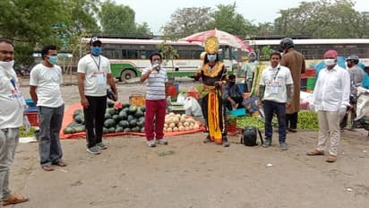 మాస్క్‌లు పెట్టుకోకపోతే యముడు పట్టుకెళ్తాడు: కరోనాపై అవగాహనా కార్యక్రమం