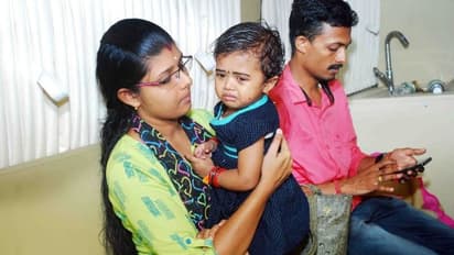 കണ്ണിൽ ക്യാൻസർ ബാധിച്ച ഒന്നര വയസുകാരിക്ക് കരുതലുമായി സര്ക്കാര്; തിങ്കളാഴ്ച മുതൽ ഹൈദരാബാദിൽ ചികിത്സ