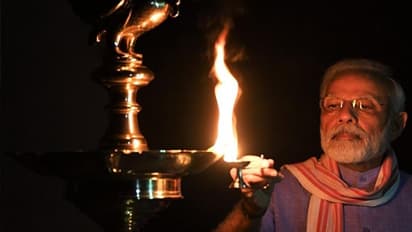 మోడీ పిలుపుకు అపూర్వ స్పందన: దేశమంతా దీపాల కాంతులు
