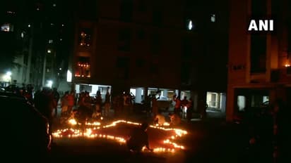 கொரோனாவுக்கு எதிராக இந்திய மக்கள் ஒரே நேரத்தில் கொண்டாடிய தீபாவளி,திருக்கார்த்திகை