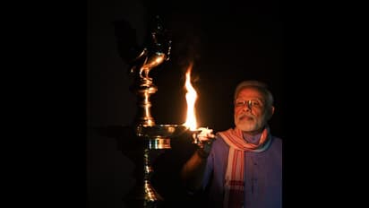 Diya Jalao: With resolve to fight COVID-19, leaders light lamps to show solidarity