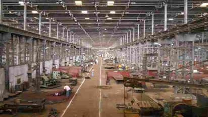 ಲಾಕ್ಡೌನ್: ಎಲ್ಲ ಕಾರ್ಖಾನೆ ಆರಂಭಕ್ಕೆ ಸಿಕ್ತು ಗ್ರೀನ್ ಸಿಗ್ನಲ್..!