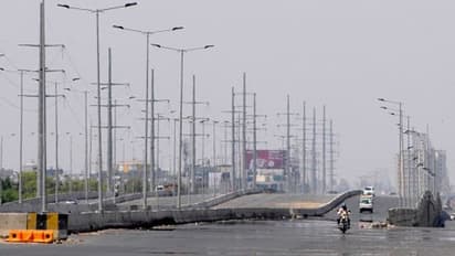 মাত্র ৯ মিনিটেই কেল্লাফতে, মোদীর ডাকে আলো নিভিয়ে সাশ্রয় ৩২ জিগাওয়াট বিদ্যুৎ