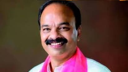  పార్లమెంట్ ఎన్నికలపై బీఆర్ఎస్ ఫోకస్: తొలి అభ్యర్ధిని ప్రకటించిన గులాబీ పార్టీ