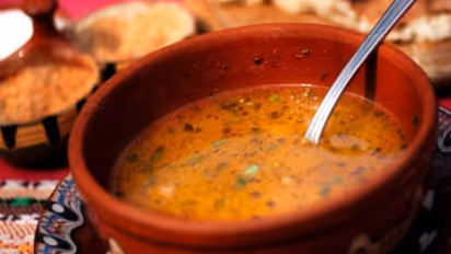 മാങ്ങാക്കാലമായില്ലേ; മാങ്ങ കൊണ്ട് കിടിലനൊരു രസം വച്ചാലോ?