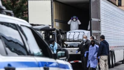 മരണസംഖ്യ കുത്തനെ ഉയരുന്നു; ന്യൂയോര്ക്കില് മൃതദേഹങ്ങള് പാര്ക്കുകളില് മറവ് ചെയ്യും