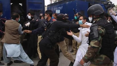 பாகிஸ்தானில்  கொரோனா படுத்தும்பாடு... சிகிச்சையளித்த மருத்துவர்களுக்கு நேர்ந்த கதி..!