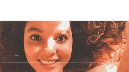 கார்லி ஹேர்... காந்த புன்னகை... கிறங்க வாய்க்கு சித்ராஷி!  ஹாட் போட்டோ கேலரி !