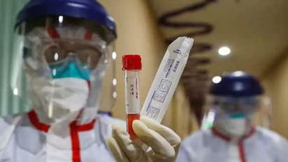 பிரபல தயாரிப்பாளரின் இரண்டு மகள்களுக்கும் உறுதி செய்யப்பட்டது கொரோனா!