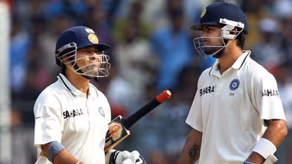 Coronavirus: Sachin Tendulkar, Virat Kohli salute Maharashtra Police with this gesture