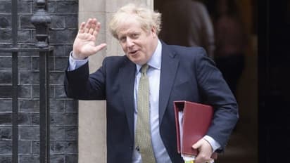 கொரோனாவால் பாதிக்கப்பட்டு சீரியஸாக இருந்த இங்கிலாந்து பிரதமர் மருத்துவமனையில் இருந்து டிஸ்சார்ஜ்