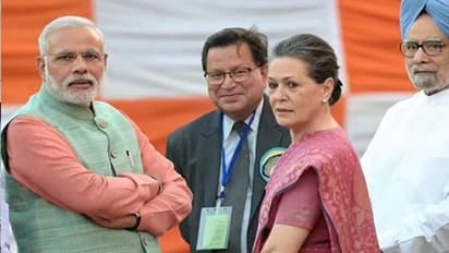 செலவு குறையணுமா..? விளம்பரத்தையும், வெளிநாட்டுக்கு போவதையும் நிறுத்துங்க... மோடிக்கு சோனியா அட்வைஸ்..!