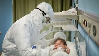 পরিবারের কেউ করোনা পজিটিভ নয়, তবু ২১ মাসের শিশুর শরীরে ভাইরাস সংক্রমণ