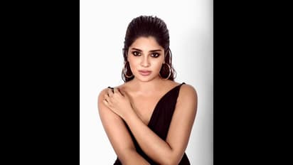 అందాల ఆత్మిక.. మెస్మరైజింగ్ లుక్స్