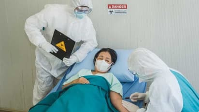 എന്തുകൊണ്ട് ഡോക്ടർമാരെക്കാൾ നഴ്സുമാർക്ക് കൂടുതലായി കൊവിഡ് പിടിപെടുന്നു?