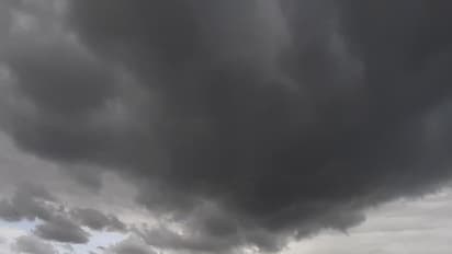 বজ্রগর্ভ মেঘ থেকে বৃষ্টির পূর্বাভাস, সপ্তাহ জুড়েই দুর্যোগের আশঙ্কা বঙ্গে