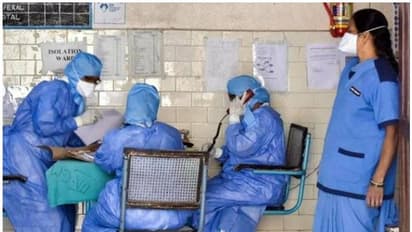 കടുത്ത നടപടിയുമായി യുപി; 15 ജില്ലകളിലെ തീവ്രബാധിത മേഖലകള് പൂര്ണ്ണമായി അടയ്ക്കും