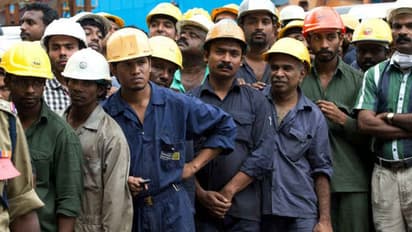 ഫാക്ടറികളിലെ ജോലി സമയം കൂട്ടാൻ കേന്ദ്രം; കൊവിഡിനെ ചൊല്ലി മന്ത്രാലയങ്ങൾക്കിടയിൽ ഭിന്നത