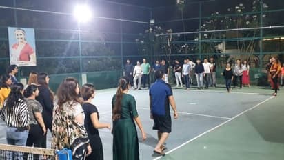 పెళ్లి వేడుక వీడియోను షేర్ చేసిన సోదరి: సానియా ఫన్నీ కామెంట్, వైరల్