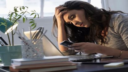 আগামী দিনে চাকরীতে সমস্যা, বেকার হওয়ার প্রবল সম্ভাবনা রয়েছে এই রাশিগুলির