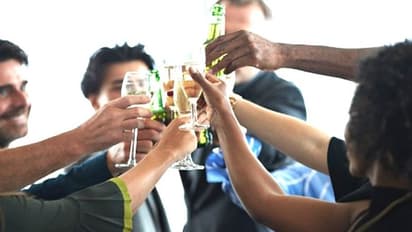 200 லிட்டர் கள்ளச்சாராயம்...10 பேர் கைது...இது 144 ஊரடங்கு ஸ்பெசல் ஆக்சன்..!!