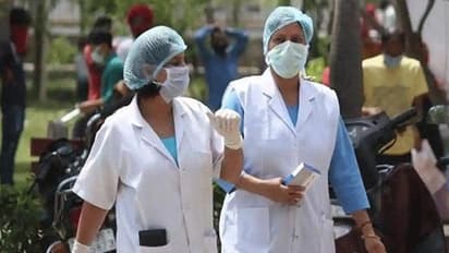 കൊവിഡ് 19: ഡോക്ടര്മാരോടും ആരോഗ്യ പ്രവര്ത്തകരോടും വിവേചനപരമായി പെരുമാറിയാല് കേസ്