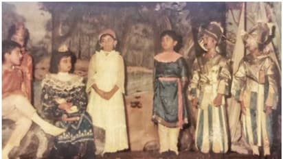 അഞ്ചാം ക്ലാസ്സിലെ നാടകത്തിന്റെ ഫോട്ടോ, കണ്ടുപിടിക്കാമോയെന്ന് താരത്തിന്റെ ചലഞ്ച്