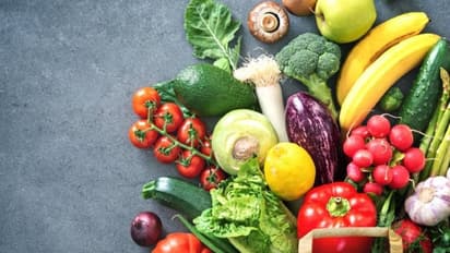 കൊവിഡ് 19; പച്ചക്കറിയും പഴങ്ങളും കൈകാര്യം ചെയ്യുമ്പോള് ശ്രദ്ധിക്കേണ്ടത്...