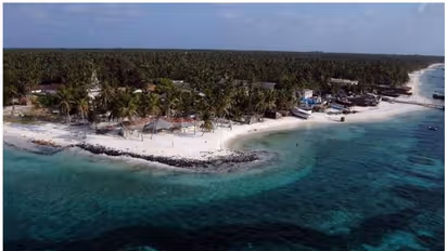 ലക്ഷദ്വീപിലെ പാട്ടഭൂമിയിലെ അനധികൃത നിർമ്മാണങ്ങൾ പൊളിക്കുന്നത് തടഞ്ഞ് ഹൈക്കോടതി