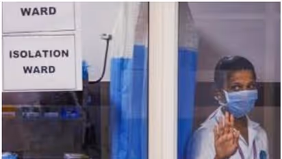 ഒരു വീട്ടിലെ ഏഴ് പേർക്ക് സമ്പർക്കത്തിലൂടെ കൊവിഡ്; കണ്ണൂരിൽ രോഗികളുടെ കുടുംബാംഗങ്ങളെ പരിശോധിക്കാൻ തീരുമാനം