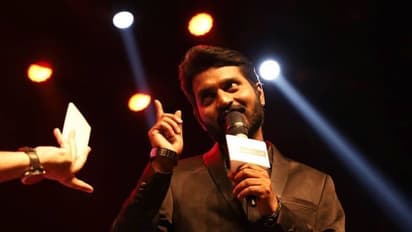 கொரோனாவால் ஆளே அடையாளம் தெரியாமல் மாறிய மா.கா.பா. ஆனந்த்... ஆட்டோவில் இடம் கொடுத்த பிரபல நடிகர்....!