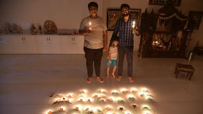 లాక్ డౌన్: కేసీఆర్ మనవడు హిమాన్షు సరికొత్త దీపప్రజ్వలనం